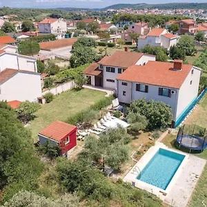 https://casa-laura-banjole.in-istria.net